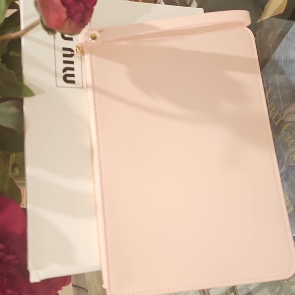 Miu Miu Parfums Pastel Pink Pouch with Multicolor Logo - Picture 2 of 3